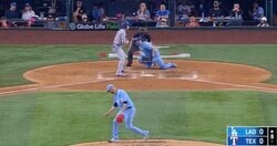 何が起きた…？ 大谷翔平の打席で“投手に異変”「急にどうした」「さすがに意識してる」 “元・同僚対決”にファン注目「感無量や」