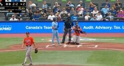 もうワケわからん！菅野智之に“イライラ”「首傾げてる」絶妙すぎる“魔球”→打者が混乱したまま見逃し三振「これは手が出ない」