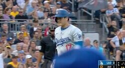 えっ…？ 何かを口走った…！？ 大谷翔平、中継カメラがとらえた“怒り”の瞬間　フルスイング三振直後に見せた一瞬の“表情”にファン注目「怖っ！…」「絶対言ってるよなw」