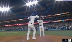 一体、何が起きた！？ 大谷翔平、超特大アーチでハプニング発生… 興奮しすぎた同僚の様子がおかしくなる「興奮しすぎw」「こんなキャラだっけ」