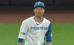 「今度こそ覚醒」「乱視矯正効果？」 阪神ファンからも愛される！ 2ヶ所骨折中の超人・日ハム江越の“全力すぎるプレー”が大人気