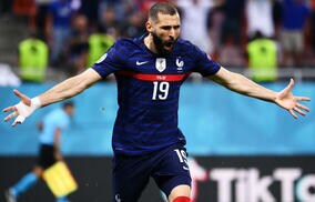 誰もベンゼマを止められない！UNLでも鮮やかタッチの芸術ゴール「別次元」「バロンドールだよ」