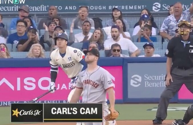 【写真・画像】「あれでホームラン行っちゃうの？」大谷翔平、軽く当てて“まさかの光景”「バケモノか？」 高速で飛んでいく“低弾道ライナー”にファン騒然　1枚目