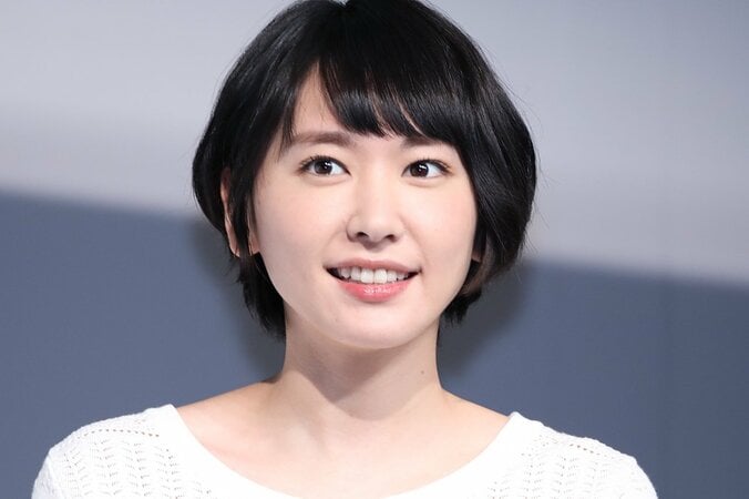 新垣結衣、肩出しセクシーな黒コーデを披露　美しすぎるギャップに「大人の色気がダダ漏れ」 1枚目