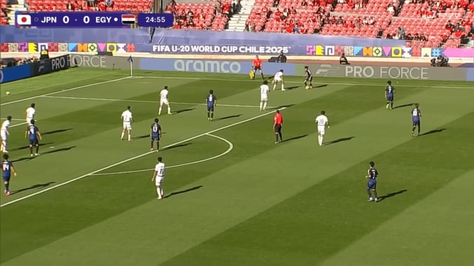 【U-20W杯】日本代表10番の“絶品ノールックパス”に騒然！「技術の高さよ」「攻撃のスイッチを入れた」大関友翔が先制点を演出した瞬間 4枚目