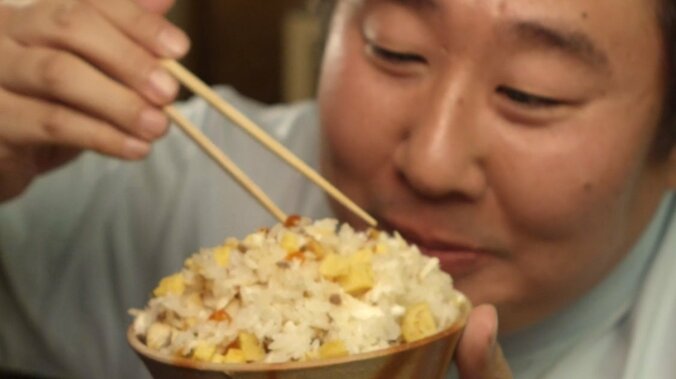 『キミの脂肪に恋してる』フォーリンデブはっしー、絶品料理を平らげる 5枚目