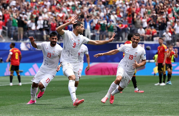 【写真・画像】「なんちゅークロス」「速すぎる」スペイン神童のW杯初ゴールで脚光…久保建英同僚の“高速クロス”に驚きの声　1枚目