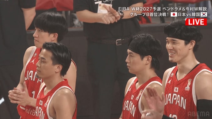 「スゲェ」って言ってる？三浦大知の“唯一無二な国歌独唱”に渡邊雄太がニコニコ！29年ぶり韓国撃破の裏でバズった“密かな話題”【バスケW杯予選】 3枚目
