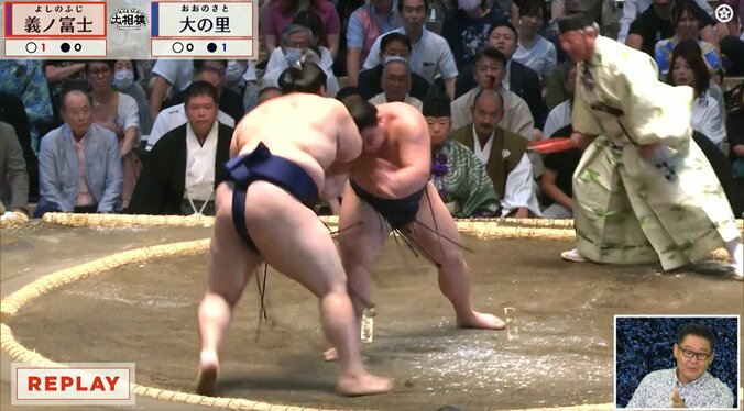 「横綱より目立ってる」「一番いい席に」大の里、初日黒星で館内騒然も…“異様”に目立つ人物の姿 “奇跡の画角”に反響も 5枚目
