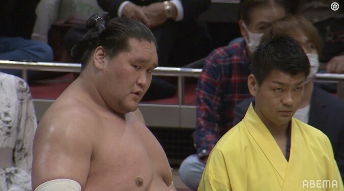 ヒヤッとしても勝つのが地力 元大関・照ノ富士が7連勝で全勝キープ 1枚目