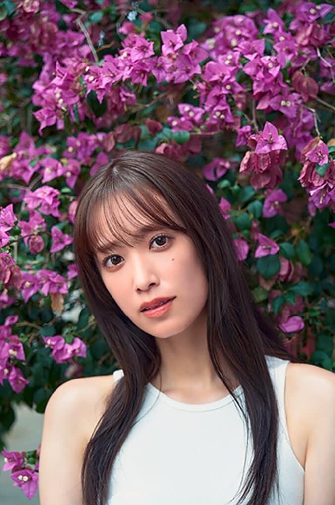 日向坂46佐々木久美、1st写真集が発売決定 ランジェリーや水着姿も 先行カット公開 3枚目