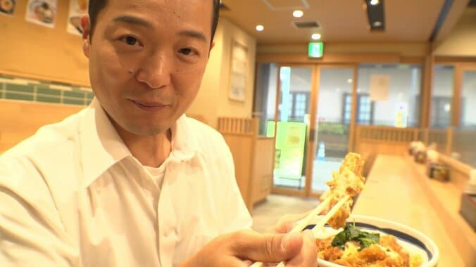 思わず自白しそうに？ 朝ドラ出演のカツ丼刑事・竹嶋宗也、新宿でカツ丼調査！ 6枚目