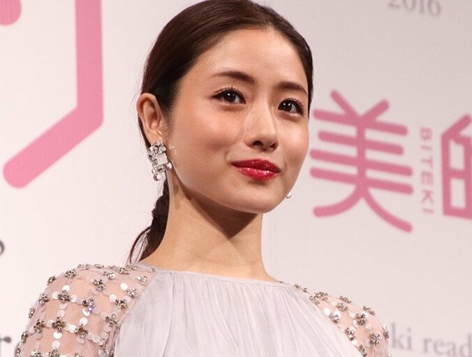 『高嶺の花』石原さとみ、“キャバ嬢”の姿にファン興奮「ドンペリ入れまくります」 1枚目