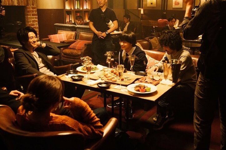 三浦翔平の寝顔に「社長お疲れのご様子ですね!」の声 AbemaTV『会社は学校じゃねぇんだよ』オフショット公開