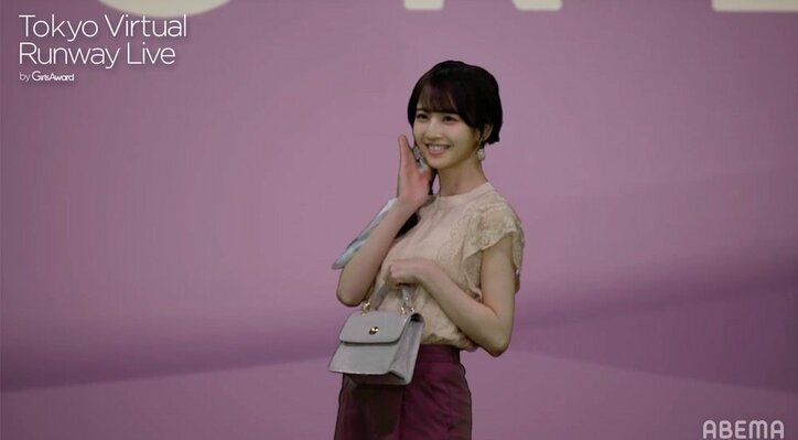 山下美月が画面越しに届けたキュートな笑顔！ 乃木坂46が史上初の『TVRL』で美の競演