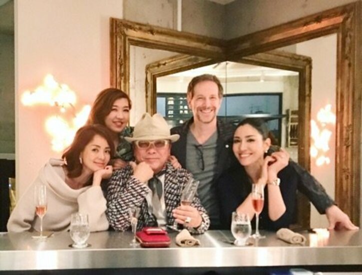 アンミカ Shihoらとドン小西の誕生日祝福 悩んだ末のプレゼントは 話題 Abema Times