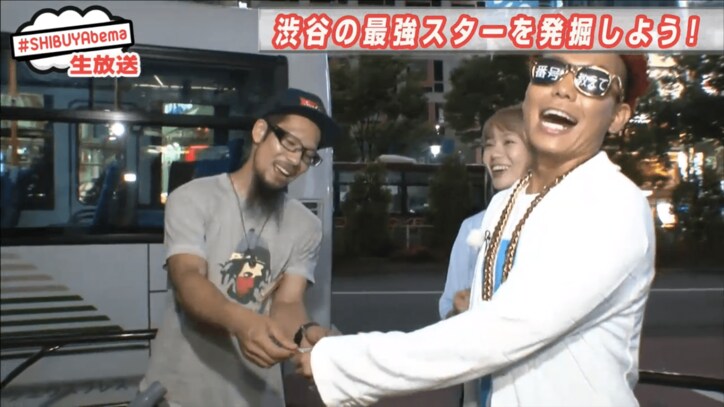 バケツや配水管を楽器に 天才バケツドラマー・MASAの圧巻のパフォーマンス