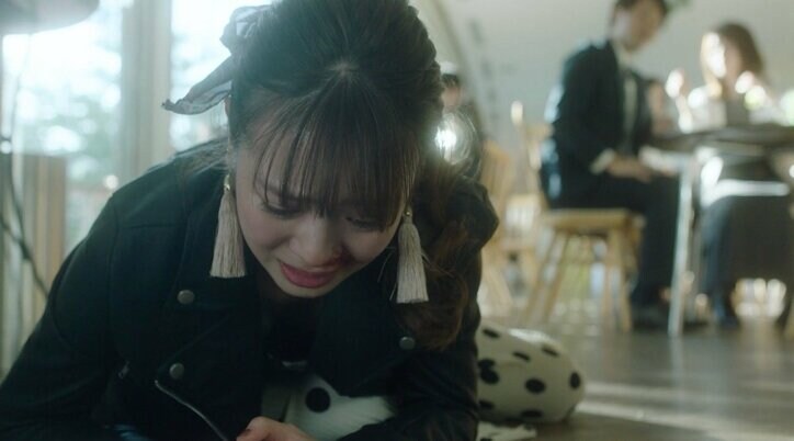 旦那の不倫相手は高校時代からの友人…怒りのグーパンチで制裁下す！『フォローされたら終わり』衝撃展開に注目集まる