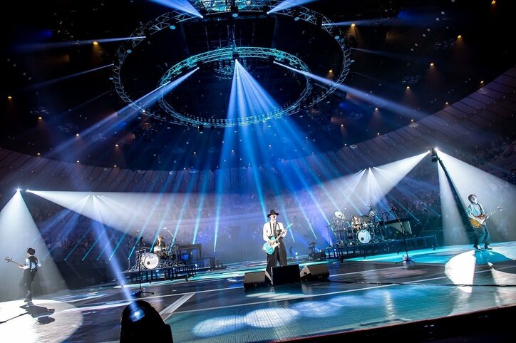 RADWIMPS、“強い没入感を与えるステージ”は配信でも健在 2日間の15周年ライブでファンに一体感「いつかここのチャットにいるみんなでLIVEに行って大声を」の声も
