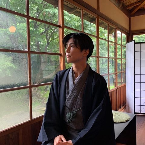 プロミス シンデレラ 岩田剛典の美し過ぎる 若旦那 ショットにファン悶絶 1泊おいくらですか 顔と所作が良過ぎて優勝 話題 Abema Times