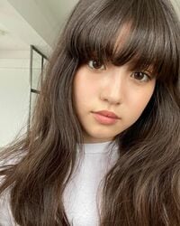 「お人形さんみたい」「可愛過ぎてパニック」今田美桜、重めな前髪がキュートなドアップショットにファン悶絶