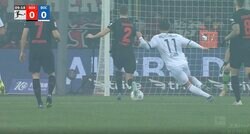 サポーター騒然！「速すぎるだろ」「絶好調だな」 ジャガー・浅野拓磨がゴールに襲いかかる瞬間　縦パスに野生的反応→完璧な抜け出しとターンでボックス内へ侵入