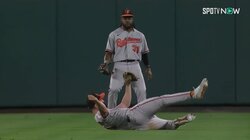 藤浪晋太郎の同僚、味方も驚く背面キャッチ！ 超絶プレーに「まるで源田」の声も