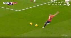 「こんなことある？」「面白すぎるだろ」ピッチにボールが2つ出現した激レアシーン　誰に抗議すればいい？ シュートを打つ瞬間にまさかの珍事発生