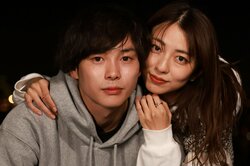 小島梨里杏＆柾木玲弥、ドラマのキスシーンきっかけで両思いに「側にいさせてください」