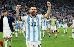 「何を見ているんだバカ」メッシが怒り、相手は試合後に睨み合ったオランダ代表指揮官「あなたは喋りすぎだ」