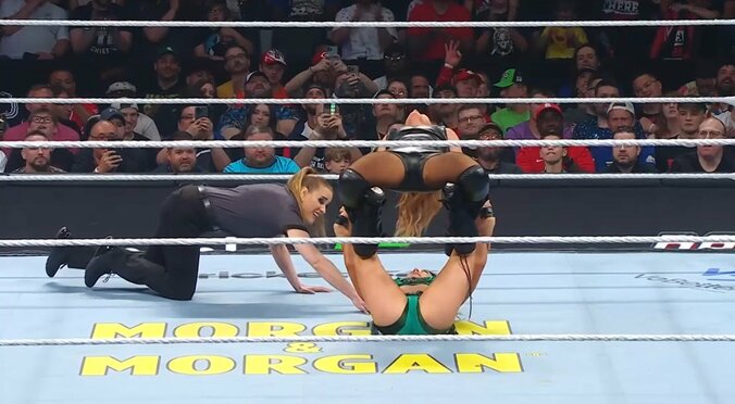 ロメロ・スペシャル（吊り天井固め）