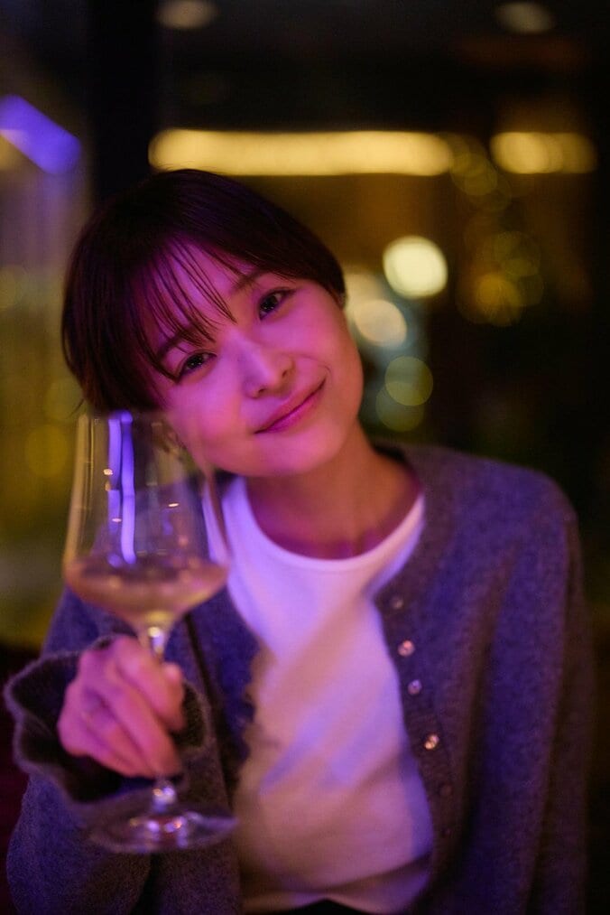 渡邊渚、“ありのままの姿“を収めた1st写真集『水平線』が発売決定 初挑戦カットも 2枚目