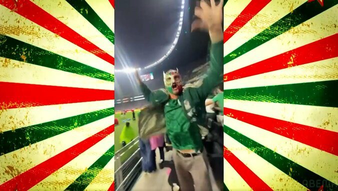 「いい席座ってんな」「本物だったのか」サッカーW杯、“ただならぬ”出で立ちの人物に世界が注目 喜び爆発の瞬間が界隈でも話題に 3枚目