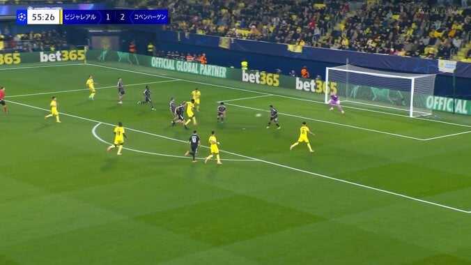 痛恨！日本代表DF、目の前から股抜きシュートを打たれて失点「あれはしゃあない」超高速カウンターに一歩間に合わず「運が悪かった」 4枚目