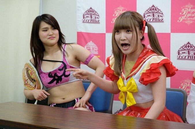 「チャンピオンの何が強いんだよ！」“クビドル”伊藤麻希、王者・山下実優を挑発しすぎてドン引きさせる 3枚目