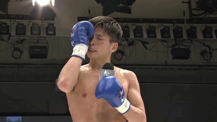 ２ダウンを奪われ絶体絶命…“起死回生”のヒザは「大逆転→反則負け」 思わぬアクシデント決着がファンで話題