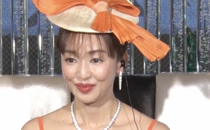 【写真・画像】男が女の顔を抱え込み…神田うの、マッチョバーの“過激メニュー”に驚愕「こんなことやるの！？」　4枚目