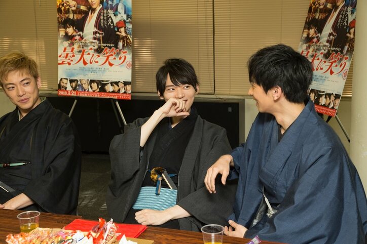 『曇天に笑う』犲インタビュー　大東駿介、メンバーは「寝ても覚めても一緒。異常なほどの仲のよさだった」と明かす