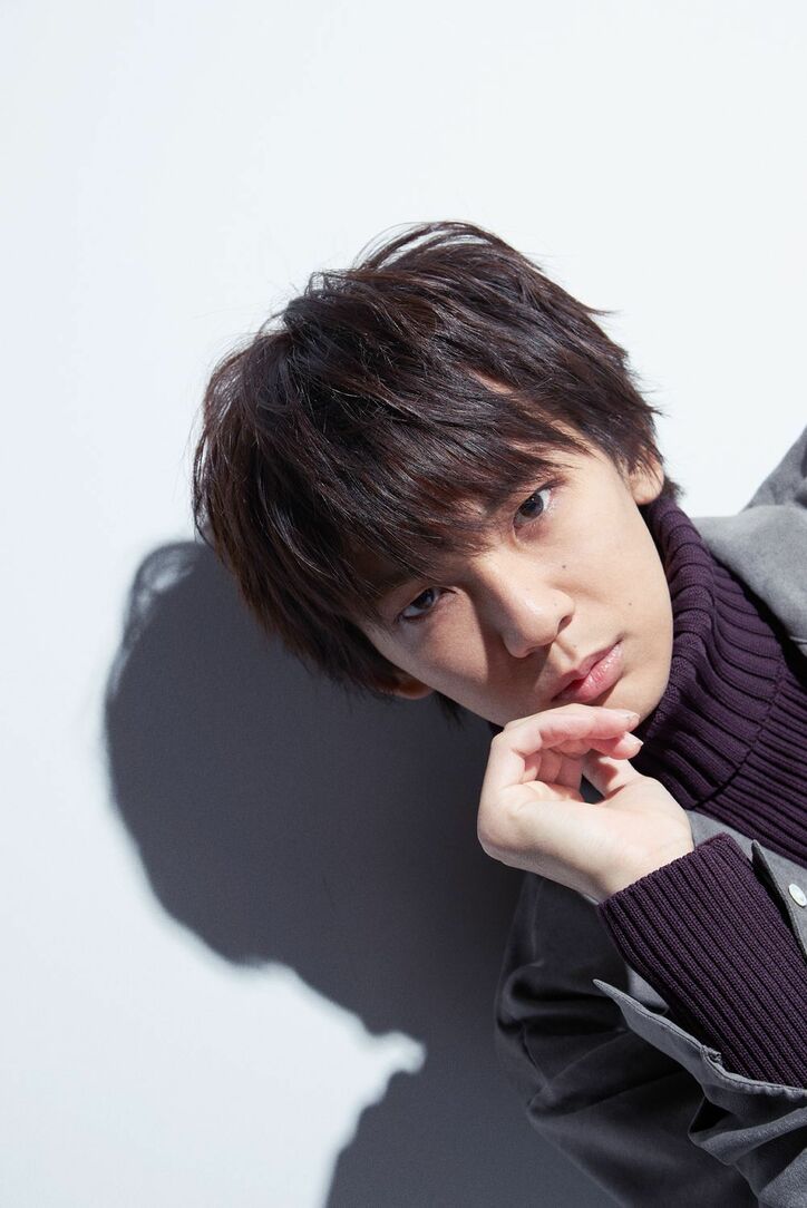 主役決定編に向けて視聴者投票開始『主役の椅子はオレの椅子~主役決定編~』開幕!尾上松也が俳優たちを撮影