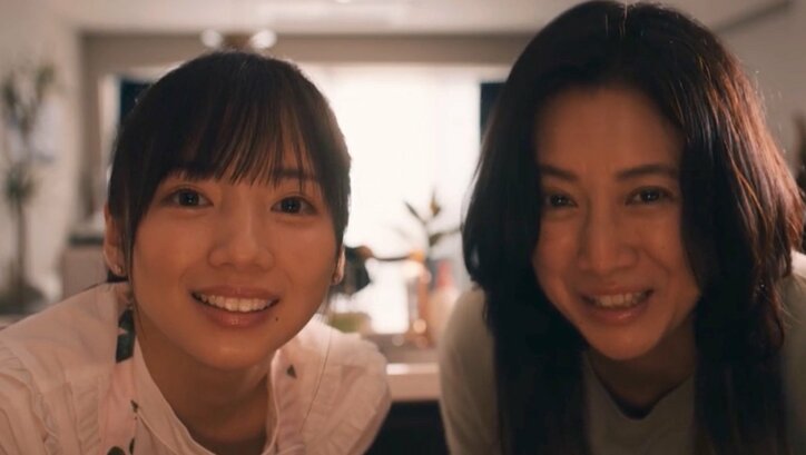 夫の不倫相手とは知らずに自宅に招待 お揃いのエプロンで料理…心を病んだサレ妻が可哀想すぎる『泥濘の食卓』