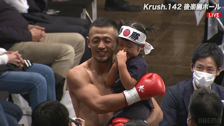 3連続“秒殺”KO負け！ 珍記録に場内騒然 「秒殺職人」「見た目は強そうなのに…」驚きとツッコミの声殺到