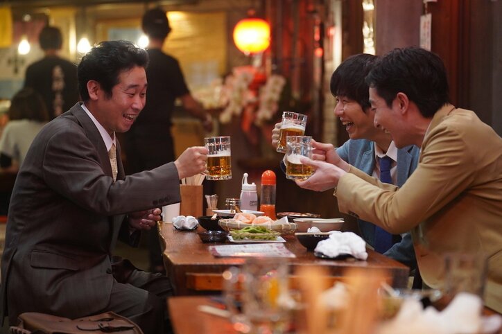 “いい人”俳優・前野朋哉が酒で人格崩壊！『酒癖50』で居酒屋店員や部下をフルボッコにする狂演