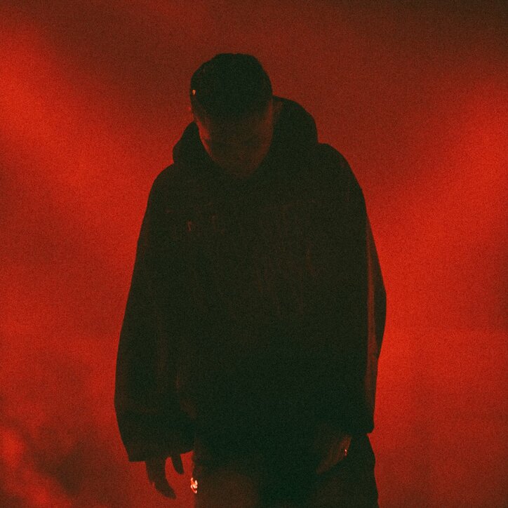 Leon Fanourakis、約一年ぶりのソロ作品「NO LIGHTS / TOBASE!」を配信開始!