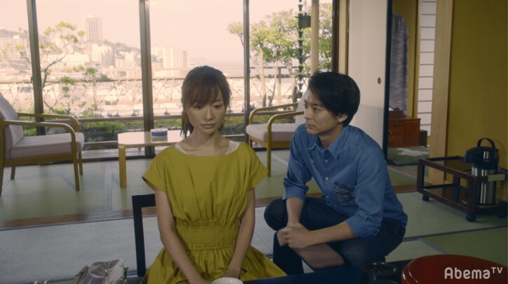 トイレの個室を上から覗こうと…水野美紀が小池徹平&松本まりかを追い詰める『奪い愛、夏』はもはやホラー!?