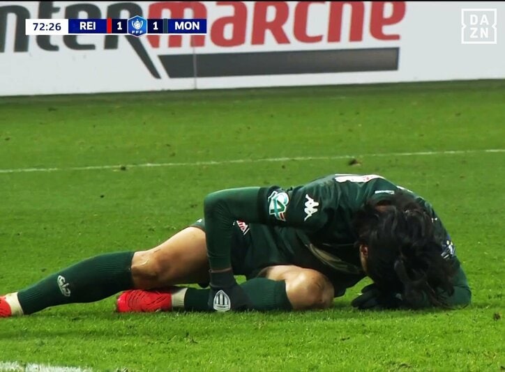 【写真・画像】「Ｋ点越えだ」鈴木彩艶、たった４歩助走で“70m特大キック”を炸裂！「マジでビビる」「軽く蹴ってるのにw」SNS騒然　1枚目