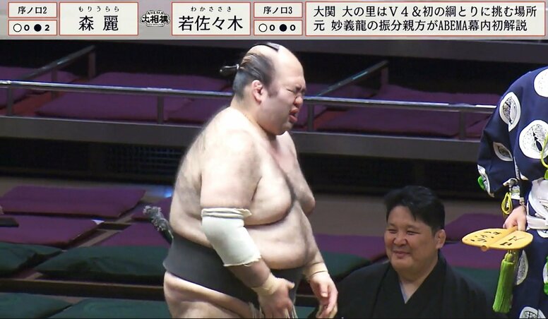 大相撲で“土俵の妖精”にハプニング発生「そりゃ、親方も笑う」「取組前に土が…」愛され力士にファンほっこり