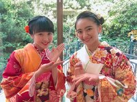 岡田結実、本田望結との晴れ着2ショットを公開「もう可愛すぎて仕方なかったです！」