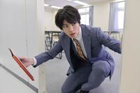 「今何か影が…」頼田朝日(山田裕貴)の授業中に不気味な音と血のりが…闇の義経が襲いに?