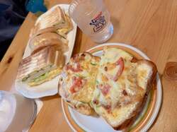  辻希美、夫・杉浦太陽と『コメダ珈琲店』でランチ「ずっと行きたかった」 