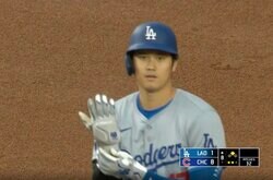 大谷翔平に何が起こっているのか…？ 気づいたら止められない　ヒット後に一瞬だけ見せた“表情”にファン騒然 「成績上がりすぎ」「アンチ完全沈黙」
